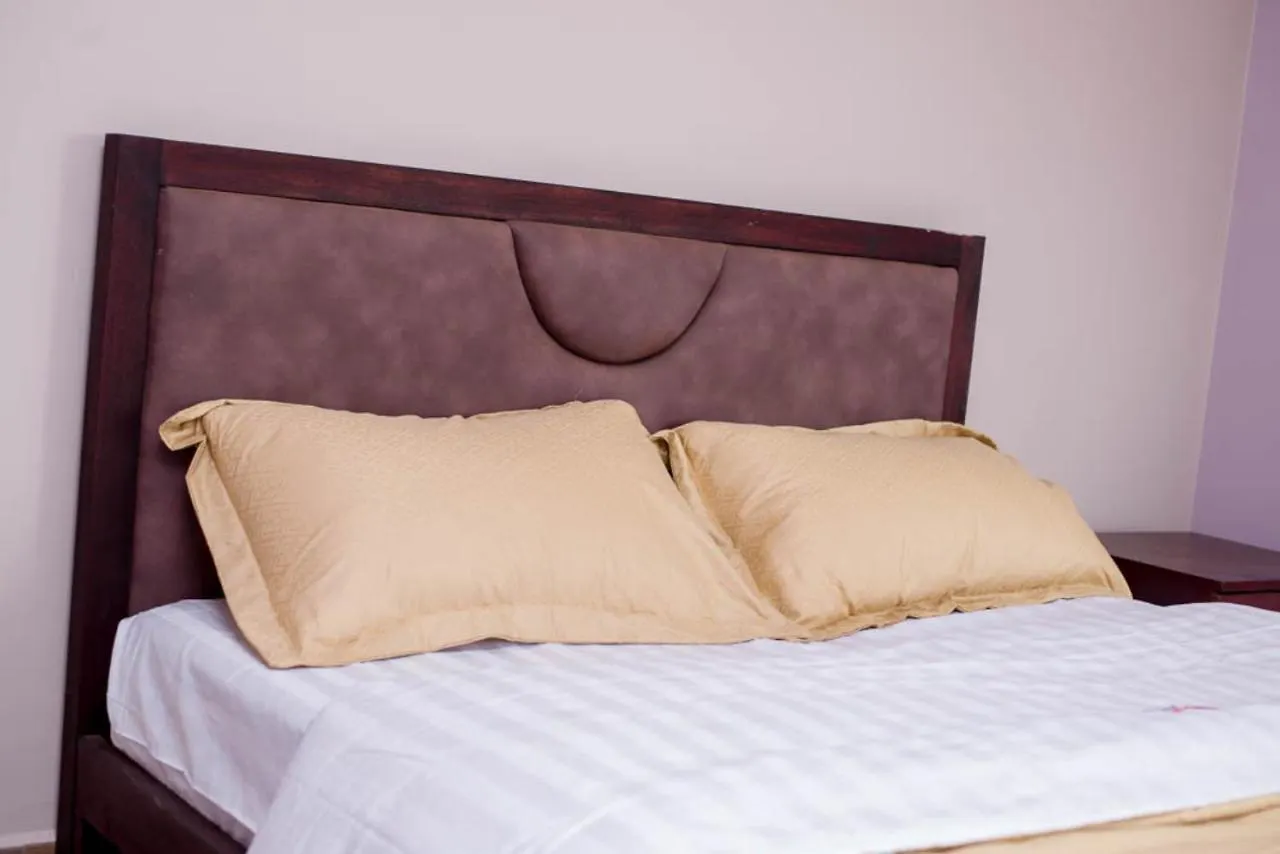 Century Lakeview Apartments - Jinja