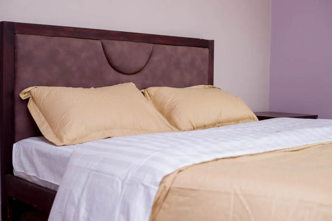 Century Lakeview Apartments - Jinja